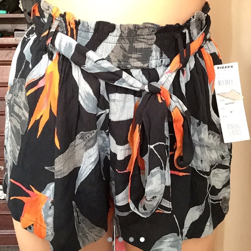 Floral Shorts - Picture 4 of 4